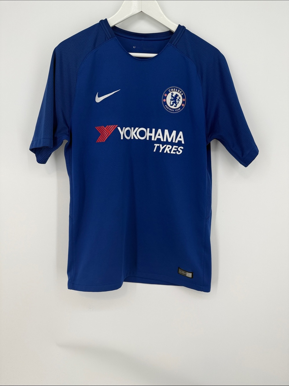 Nike 2017–18 Nike Chelsea FC Home Jersey Medium